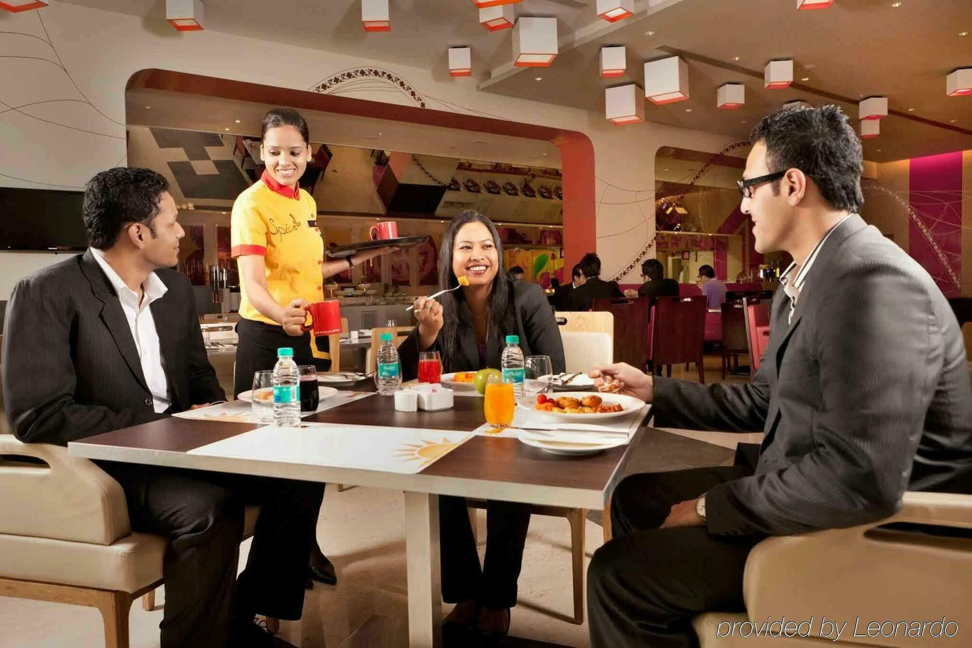 Ibis Bengaluru Outer Ring Road Hotel Ресторант снимка